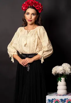 Ie dama bej din bumbac Romanita brodata cu fir aurit imagine