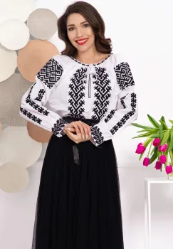 Ie dama traditionala Agata brodata cu motive geometrice imagine