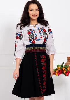 Ie dama traditionala Laura cu broderie multicolora imagine