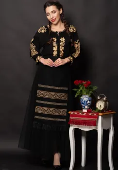 Ie dama traditionala neagra Minodora cu broderie aurie imagine