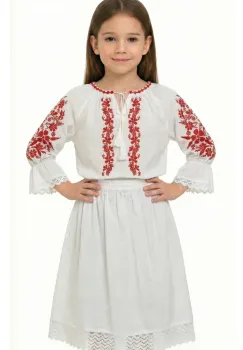 Ie fetita alba Doriana cu margarete rosii brodate imagine