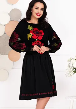 Ie neagra din vascoza cu flori rosii brodate imagine