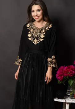 Ie neagra din vascoza Soledad cu broderie florala aurie imagine