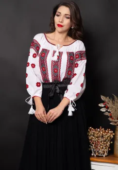 Ie traditionala alba Claudia din bumbac cu broderie de inspiratie folclorica imagine