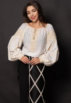 Ie traditionala alba cu benzi crem brodate si perle sidefate imagine