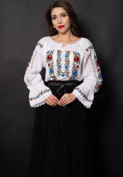 Ie traditionala alba cu broderie florala Amalia din bumbac imagine