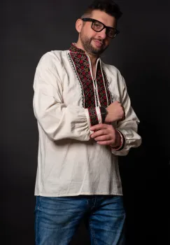 Ie traditionala barbati bej Marius din bumbac brodata cu simbolul stelei imagine