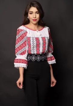 Ie traditionala dama Greta cu broderie bogata rosie geometrica imagine