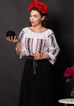 Ie traditionala din bumbac Delfina cu motive populare brodate imagine