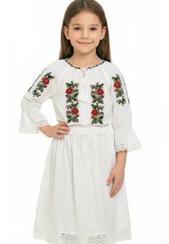 Ie traditionala fetita Theea cu trandafiri brodati imagine