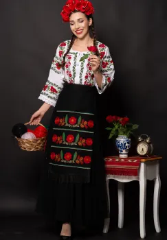 Ie traditionala Mioara alba cu maci brodati imagine