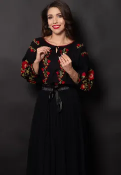 Ie traditionala neagra Aida cu maci rosii brodati imagine