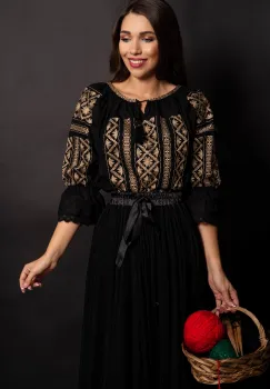 Ie traditionala neagra din bumbac Carina cu broderie aurie imagine