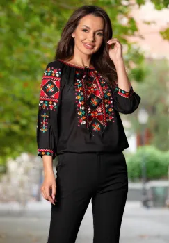 Ie traditionala neagra din vascoza cu broderie viu colorata imagine