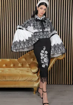 Ie traditionala Taina Elegantei cu maneci ample si dantela chantilly imagine