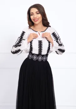 Ie traditionala Transilvaneana alba din bumbac cu broderie neagra imagine