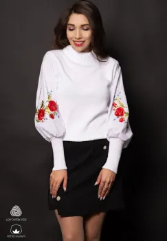 Pulover dama din bumbac alb cu maneci brodate cu trandafiri rosii imagine