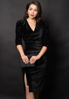 Rochie de ocazie din catifea Sammy neagra cu fronseuri si paiete pe o parte imagine