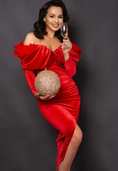 Rochie de ocazie rosie Amora midi cu umeri cazuti si fulgi imagine