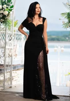 Rochie lunga de seara Fatima neagra cu trena pe o parte imagine