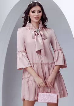 Rochie roz pudra de zi Fofy din voal satinat cu esarfa innodata si brosa imagine