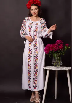 Rochie traditionala alba din vascoza Fernanda cu broderie florala imagine