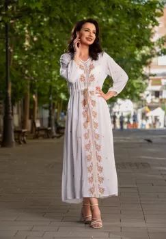 Rochie traditionala eleganta alba lunga din vascoza Maria cu broderie bej imagine