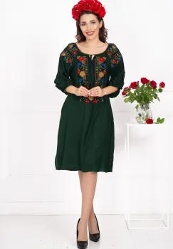 Rochie traditionala verde Aura cu flori brodate si maneci perforate imagine