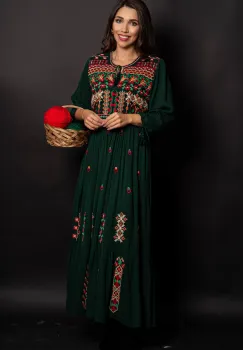 Rochie traditionala verde cu motive florale Gradina Stramosilor imagine