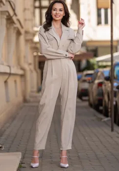 Salopeta smart casual Pretty Girl bej cu pantalon conic imagine