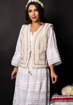 Vesta traditionala Ileana ivoire din blanita buclata imagine