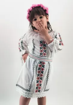 Compleu traditional fetite Marinela imagine