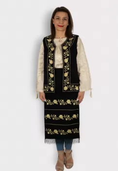 Costum Traditional Vesta si 2 Fote Alina 2 imagine