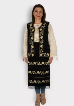 Costum Traditional Vesta si 2 Fote Alina 2 imagine