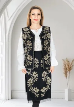 Costum Traditional Vesta si Fote Alina 4 imagine