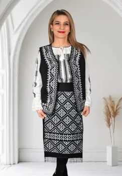 Costum Traditional Vesta si Fote Alina 7 imagine