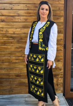 Costum Traditional Vesta si Fote Flori imagine