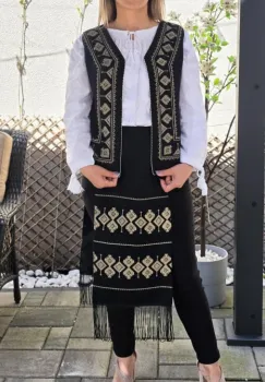 Costum Traditional Vesta si Fote Olguta 4 imagine