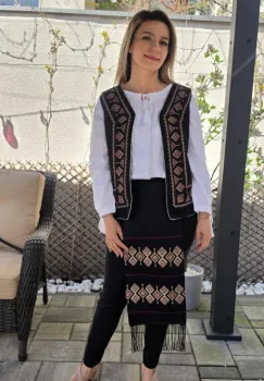 Costum Traditional Vesta si Fote Olguta 5 imagine