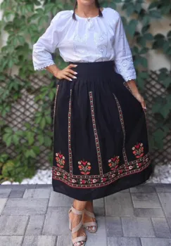 Fusta stilizata cu motive traditionale Gianina 4 imagine