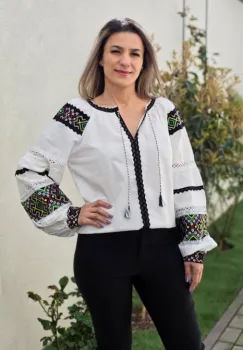 Ie Traditionala Daliana imagine