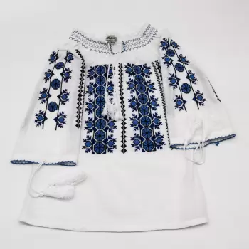 Ie traditionala fetite Ester 2 imagine