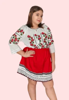 Ie traditionala fetite Selena 2 imagine