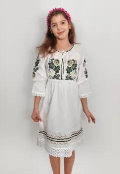 Rochie traditionala fetite Andrea 4 imagine