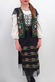 SET - 2 Fote brodate cu model traditional 4 imagine