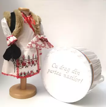 Set Traditional Botez Fetita - Costumas + Cutie trusou 3 imagine