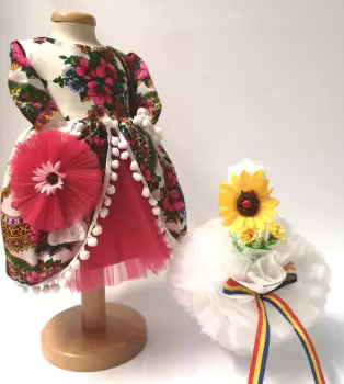 Set Traditional Botez Fetita - Costumas + Lumanare - TUL imagine