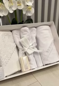 Trusou Botez Fetite 13 imagine