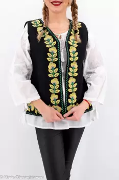 Vesta brodata cu model traditional Alina 10 imagine