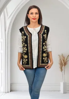 Vesta brodata cu model traditional Alina 22 imagine